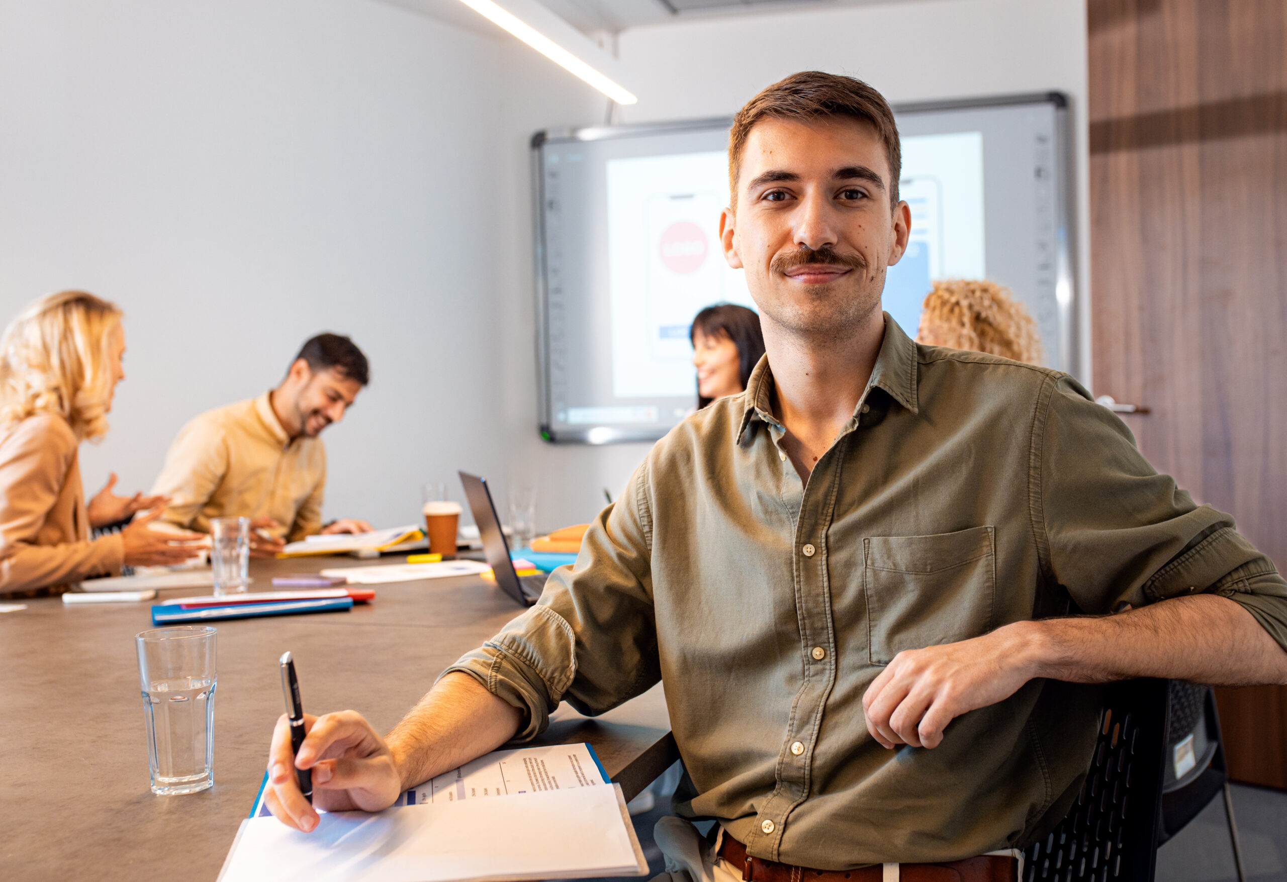 Tramitación de documentos y coordinación con notaría y registro